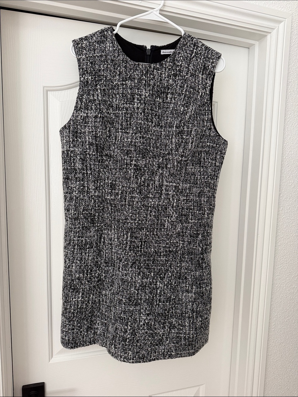 Abercrombie & Fitch Black and White Tweed Sleeveless Shift Dress